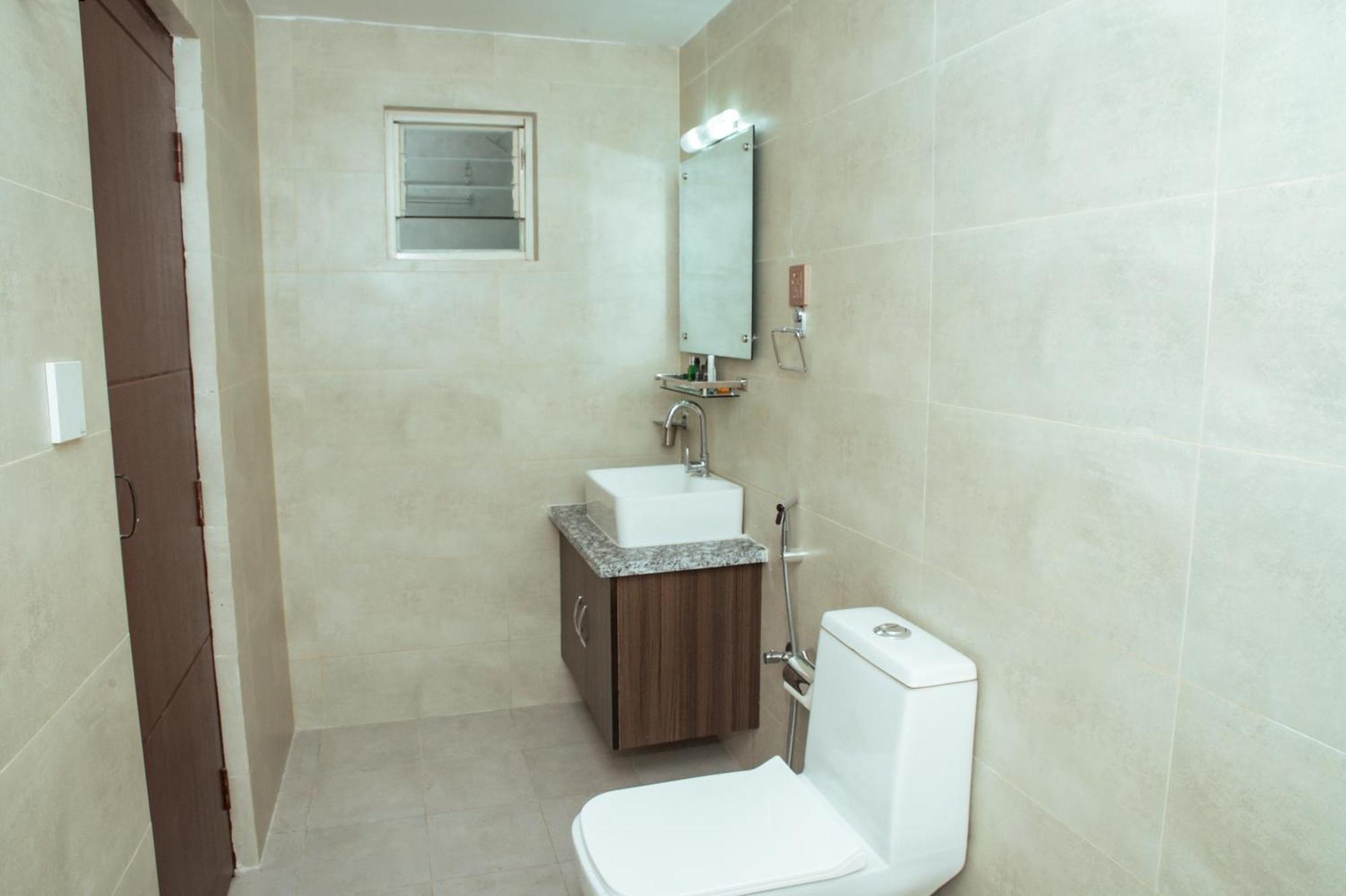 Kusum Airport Hotel Катманду Екстер'єр фото
